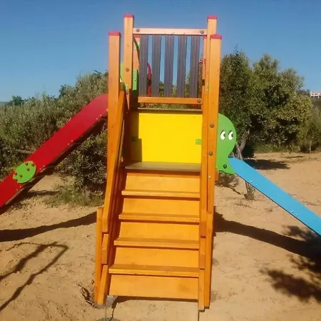 Emily's Paradise פראליה קימיס